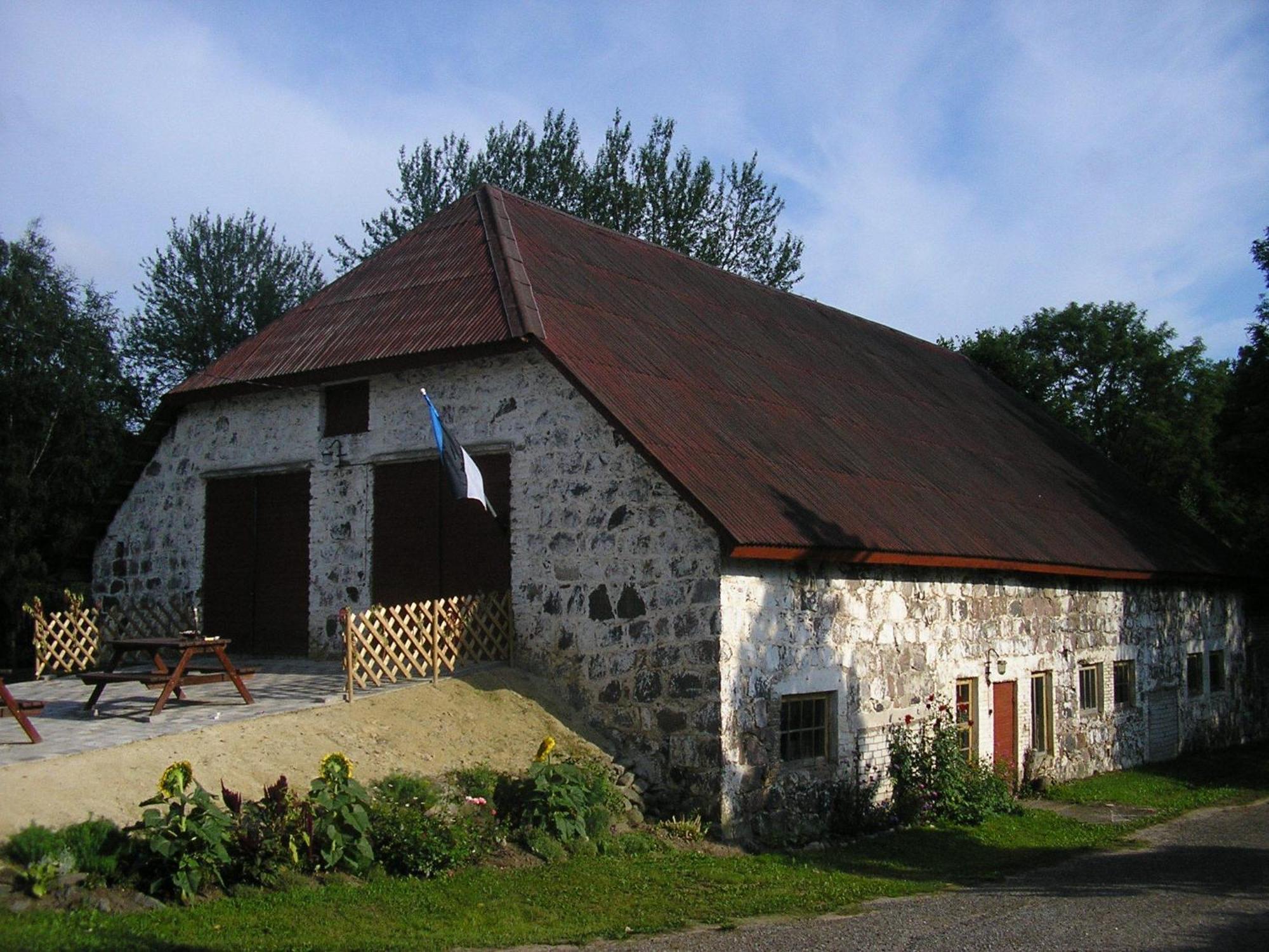 Pinska Guesthouse Exterior photo